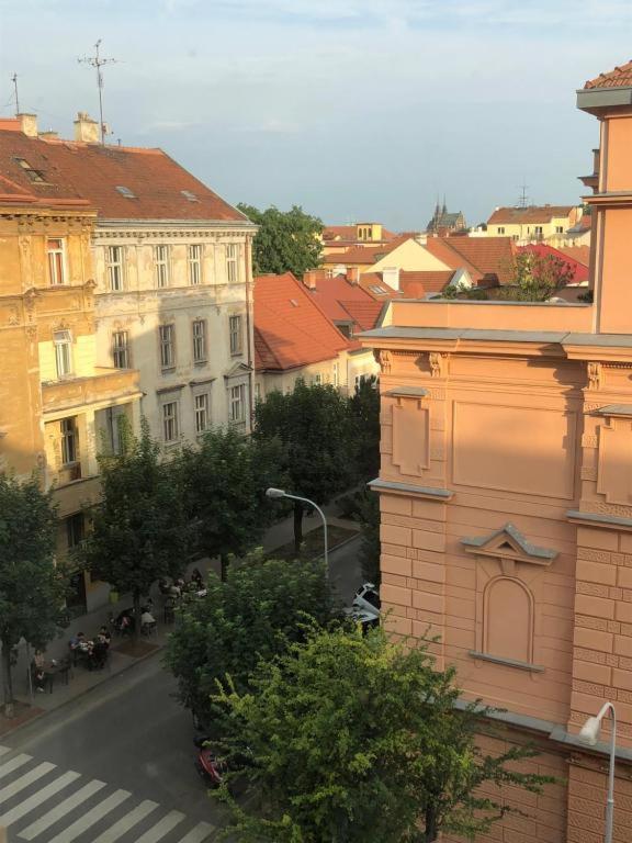 Rooms Veveri - Uvoz, 10 Min Peski Do Centru Brno Buitenkant foto